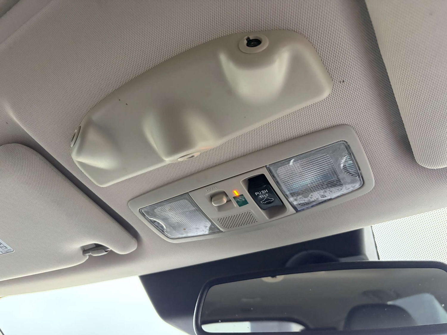 Used Mitsubishi Outlander 2018 for sale - 77033654: Photo 55