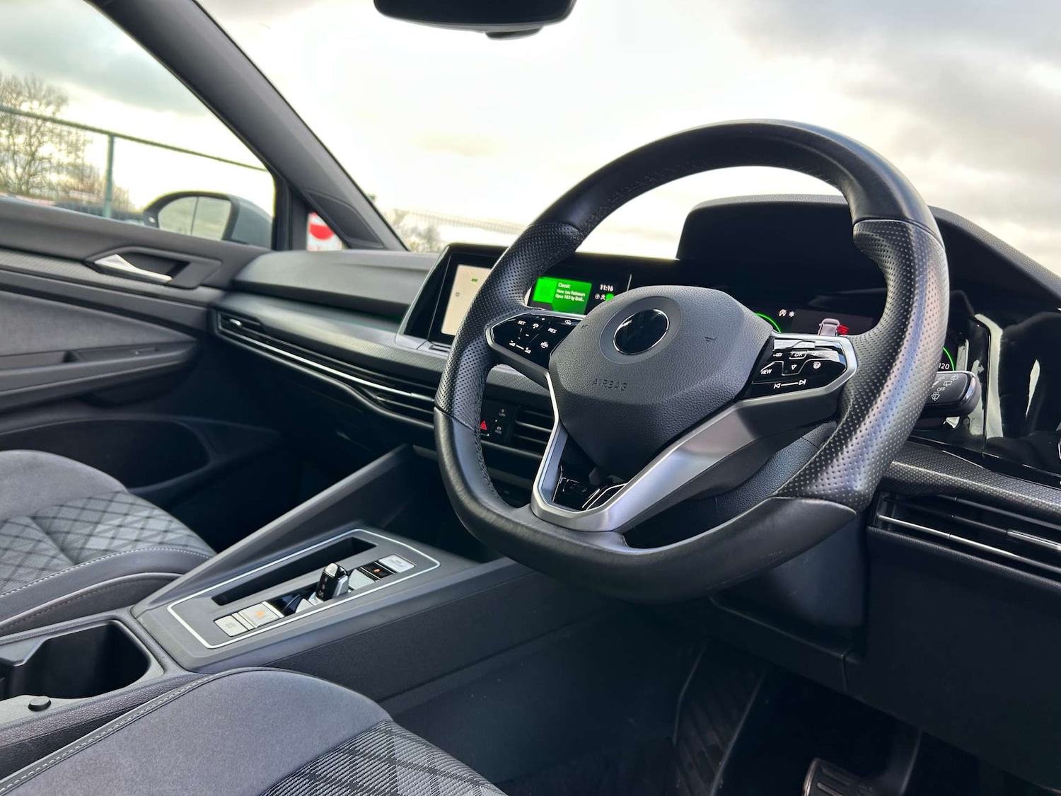 Used Volkswagen Golf 2021 for sale - 77643200: Photo 17