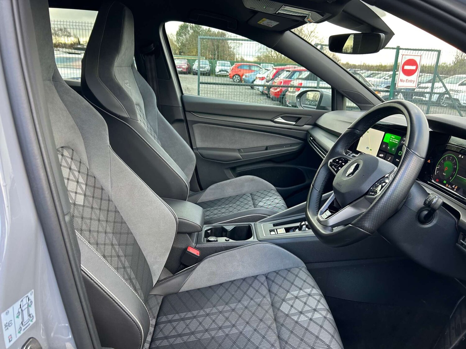 Used Volkswagen Golf 2021 for sale - 77643200: Photo 59