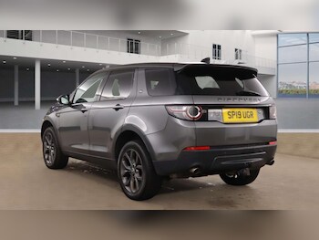 Used Land Rover Discovery Sport 2019 for sale - 76404404: Photo