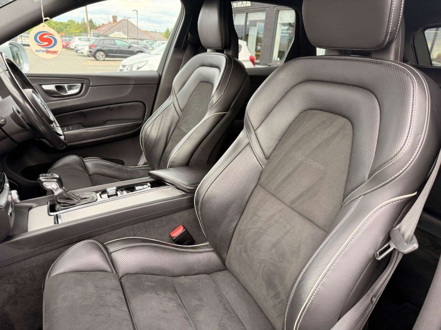 Used Volvo XC60 2018 for sale - 76601521: Photo 11