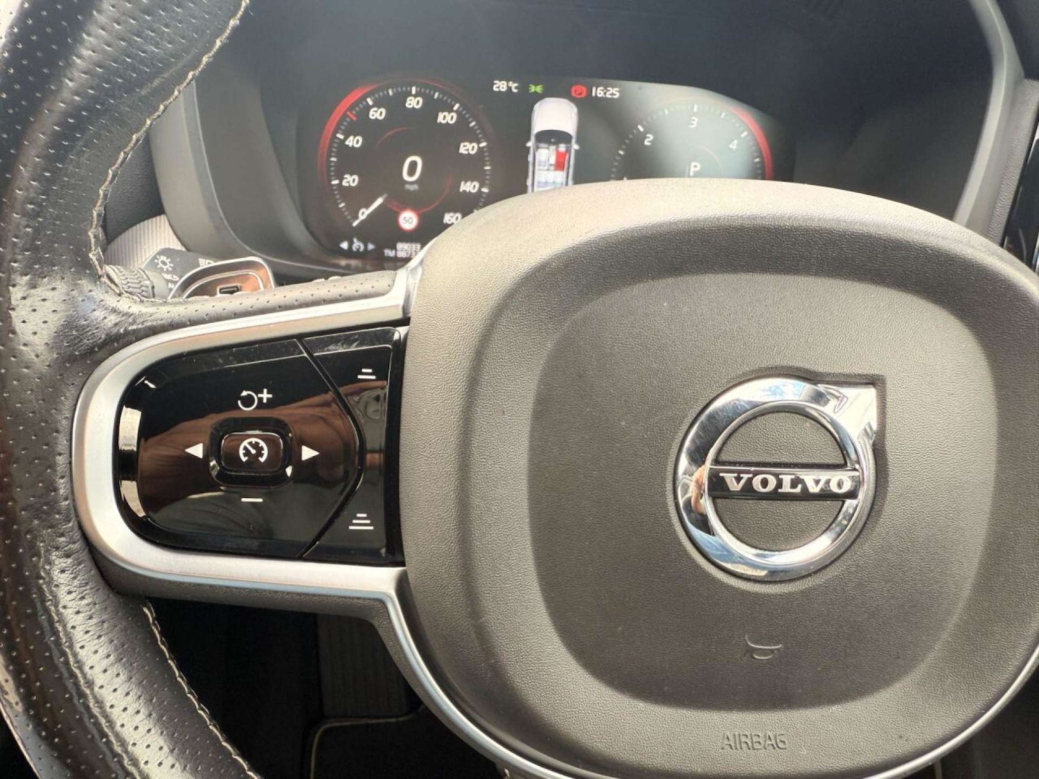 Used Volvo XC60 2018 for sale - 76601521: Photo 31