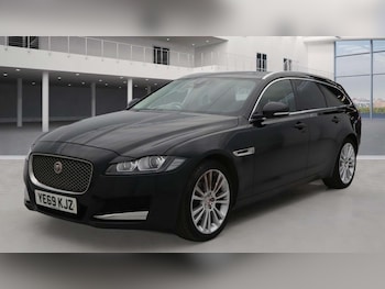 Used Jaguar XF 2019 for sale - 76407024: Photo
