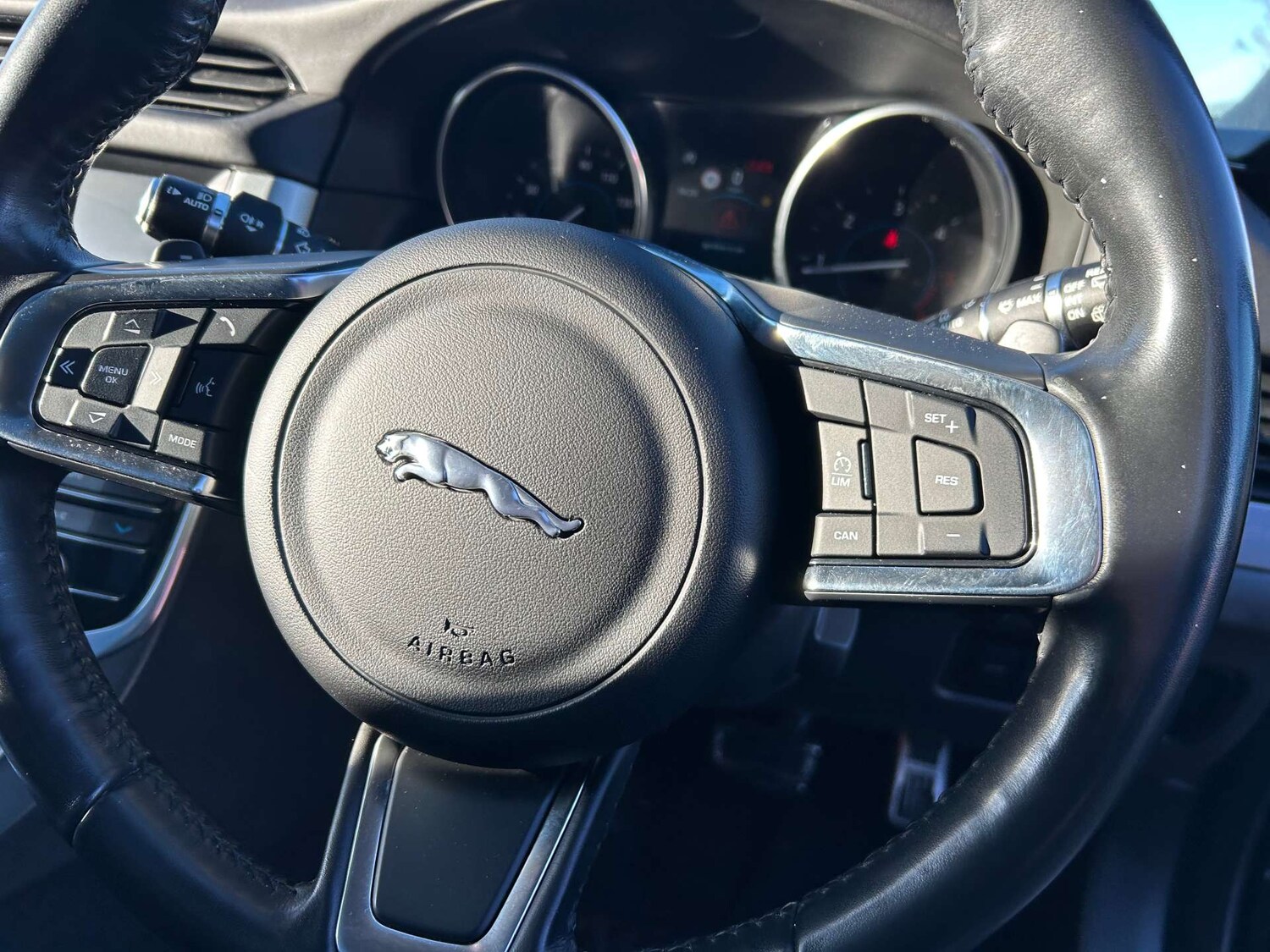 Used Jaguar XF 2019 for sale - 76407024: Photo 51