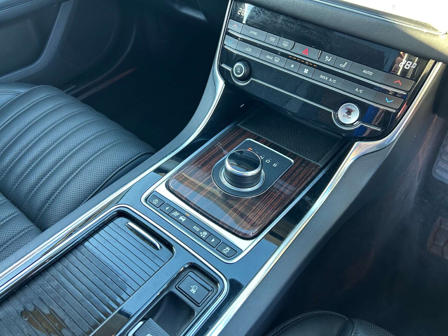 Used Jaguar XF 2019 for sale - 76407024: Photo 53