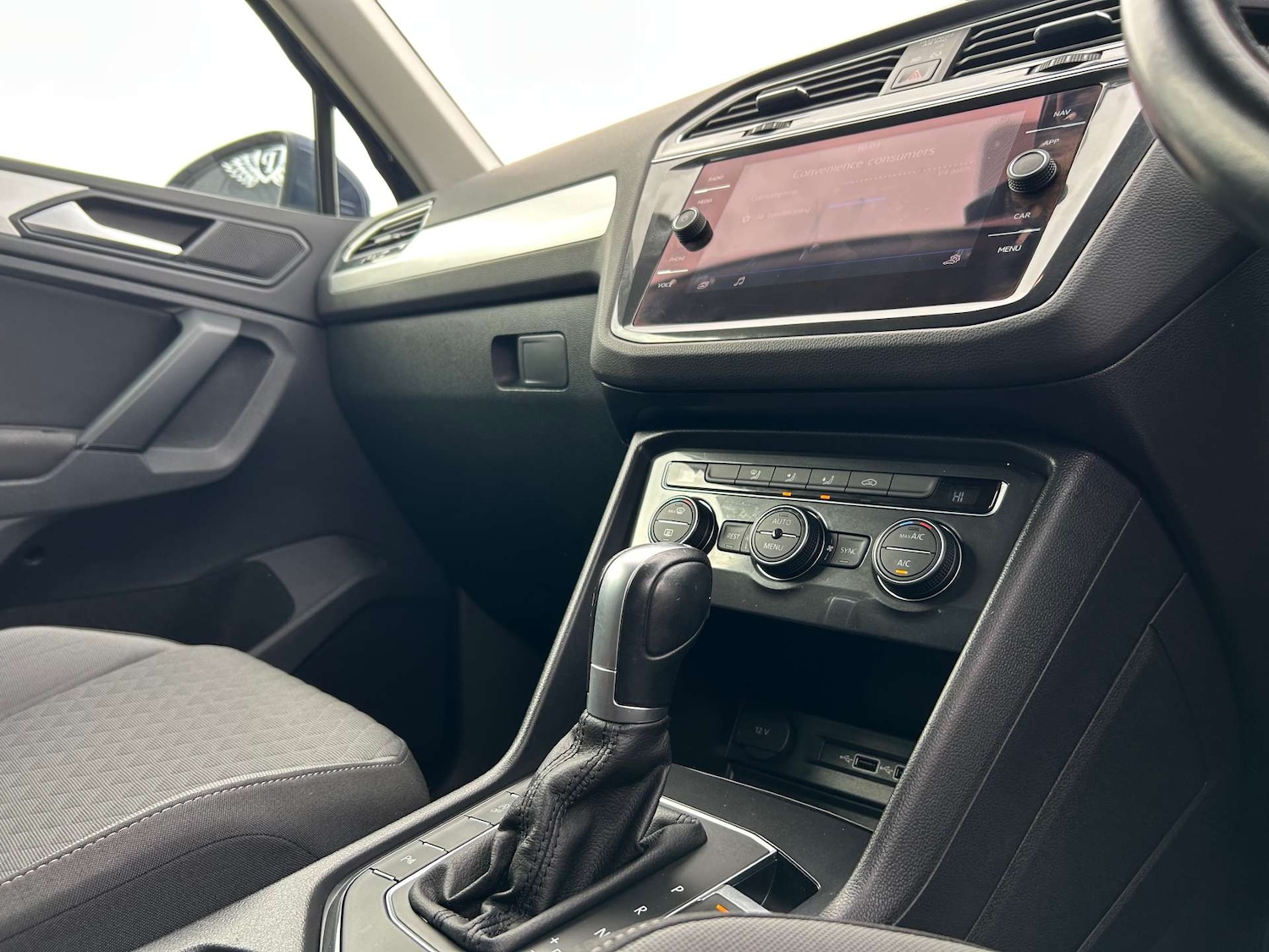 Used Volkswagen Tiguan 2018 for sale - 76278516: Photo 53