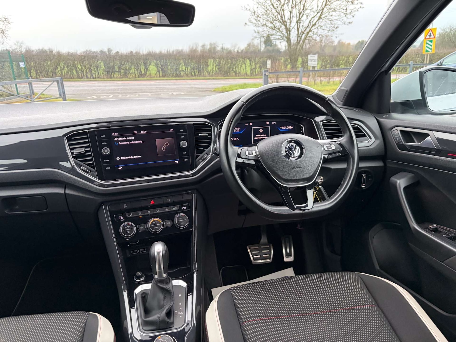 Used Volkswagen T-Roc 2018 for sale - 77483355: Photo 2