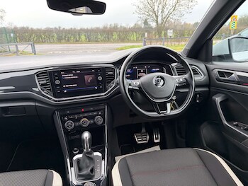 Used Volkswagen T-Roc 2018 for sale - 77483355: Photo