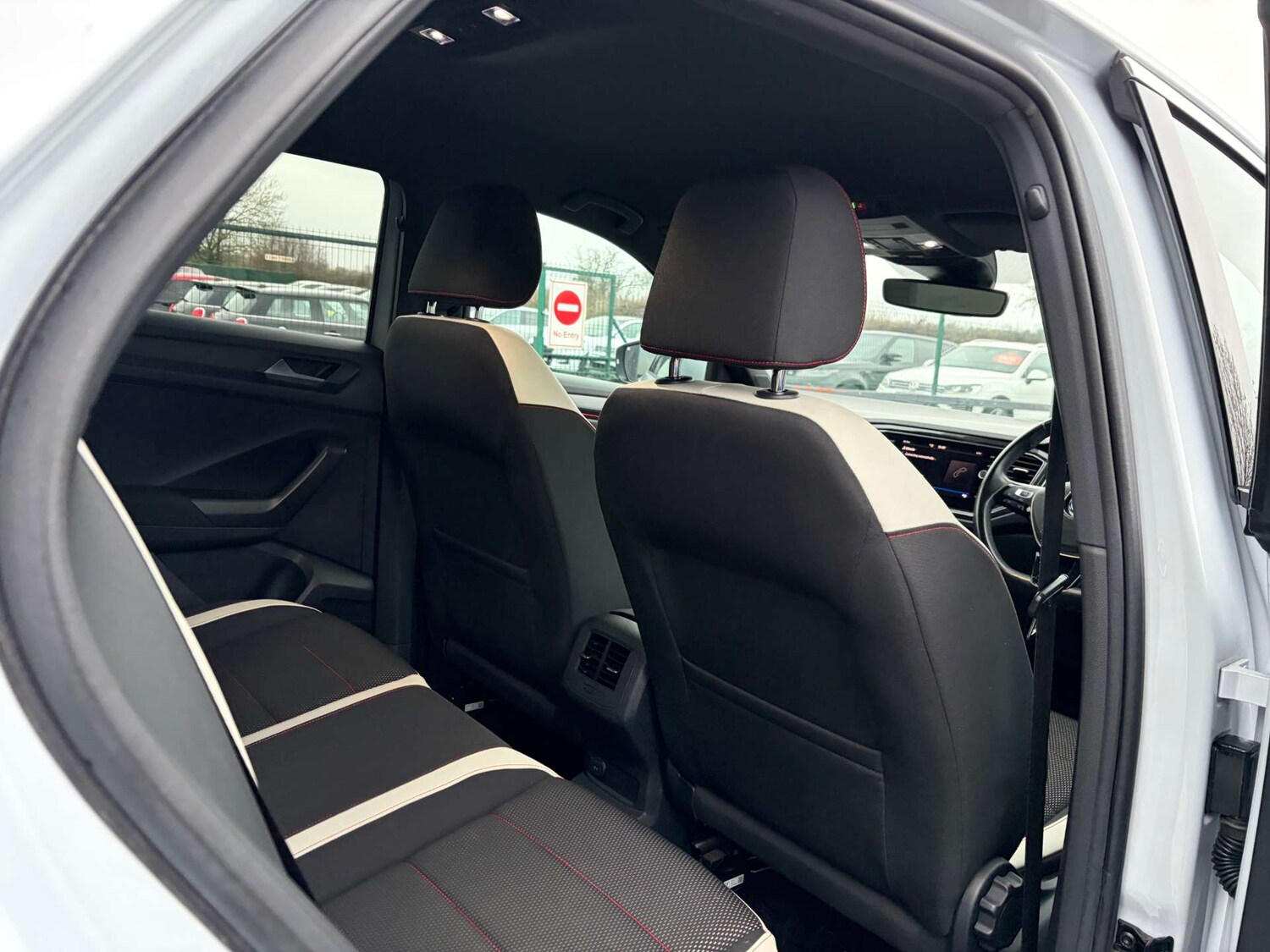 Used Volkswagen T-Roc 2018 for sale - 77483355: Photo 30