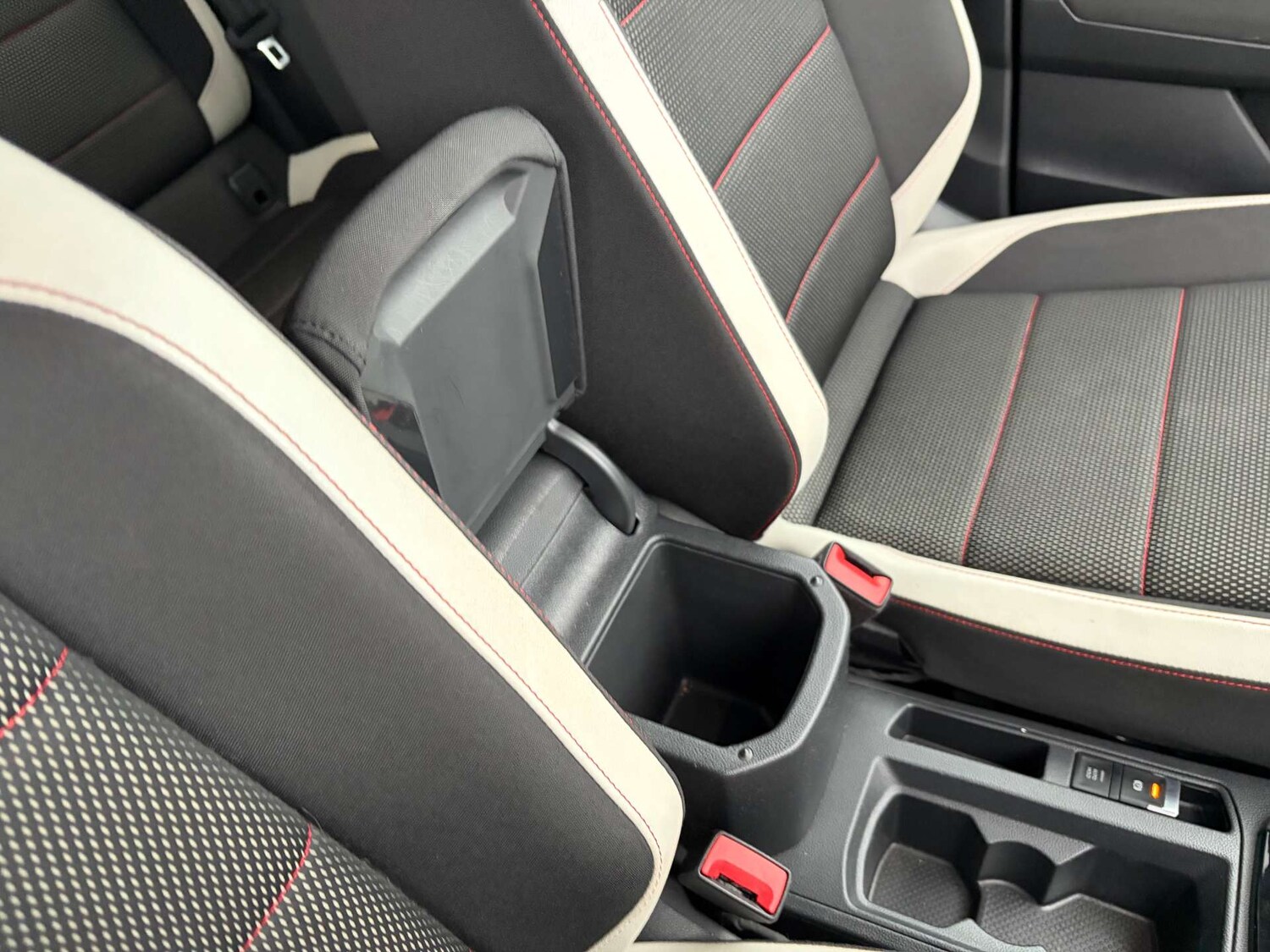 Used Volkswagen T-Roc 2018 for sale - 77483355: Photo 42