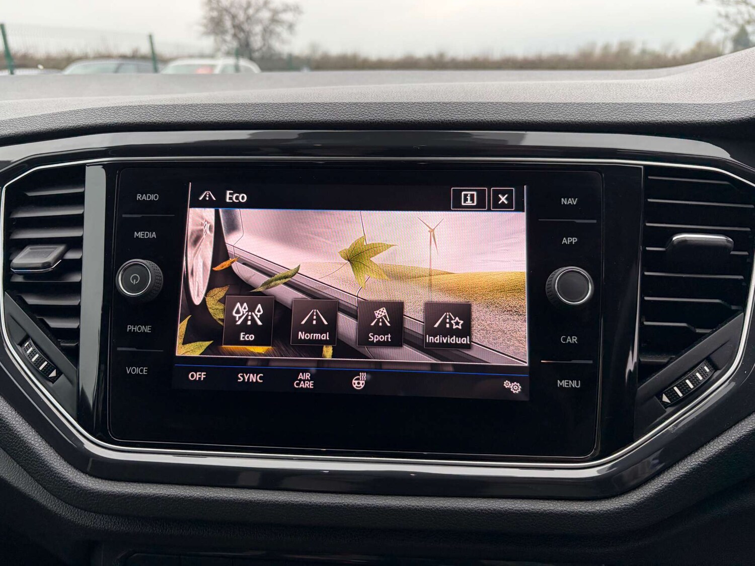 Used Volkswagen T-Roc 2018 for sale - 77483355: Photo 61