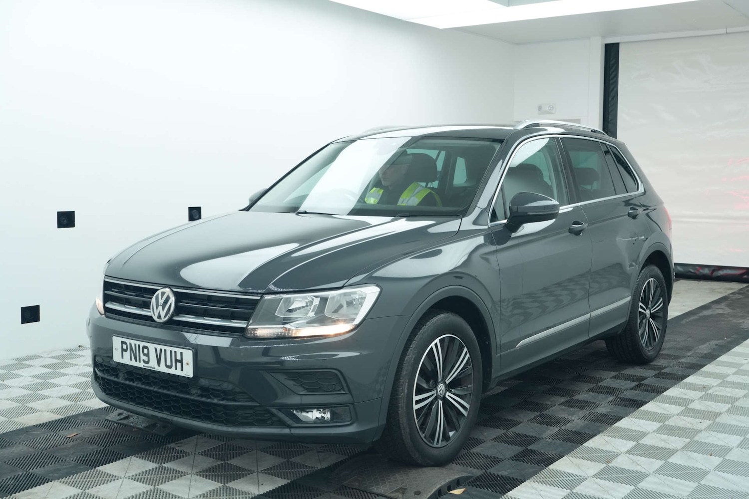 Used Volkswagen Tiguan 2019 for sale - 77163698: Photo 3
