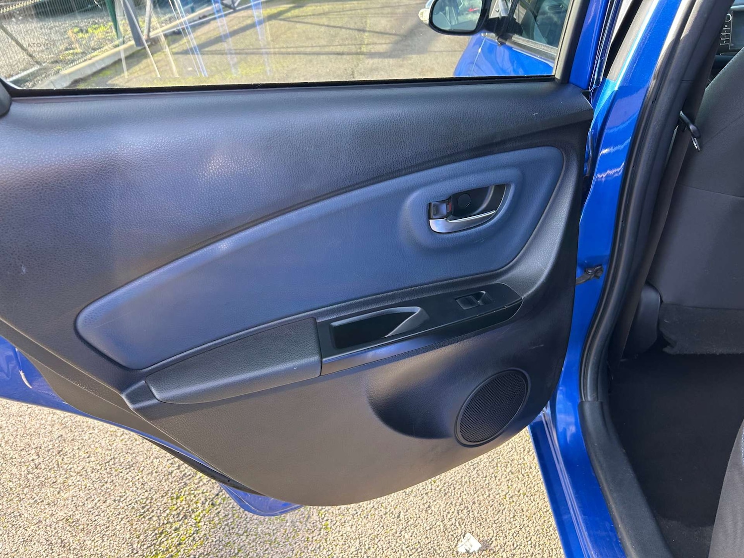 Used Toyota Yaris 2018 for sale - 76739842: Photo 19