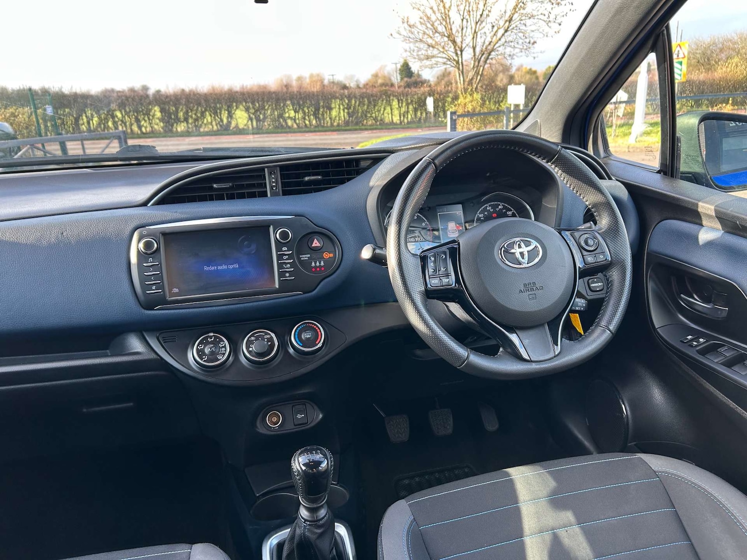 Used Toyota Yaris 2018 for sale - 76739842: Photo 2