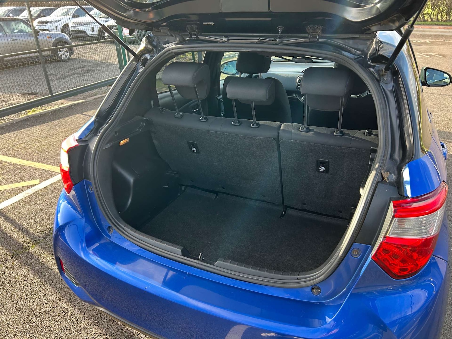 Used Toyota Yaris 2018 for sale - 76739842: Photo 25