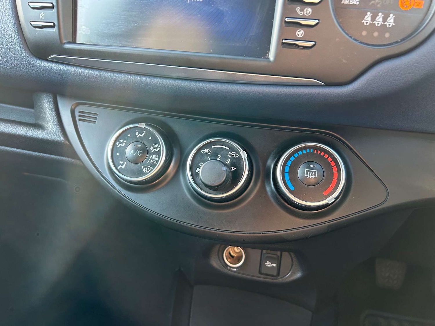 Used Toyota Yaris 2018 for sale - 76739842: Photo 43