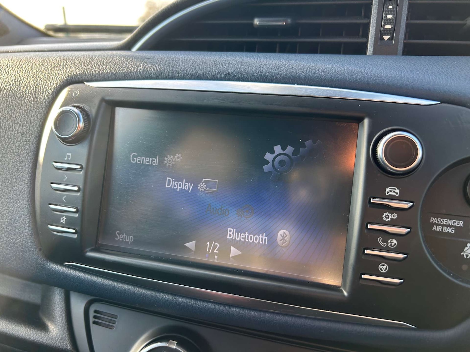 Used Toyota Yaris 2018 for sale - 76739842: Photo 46