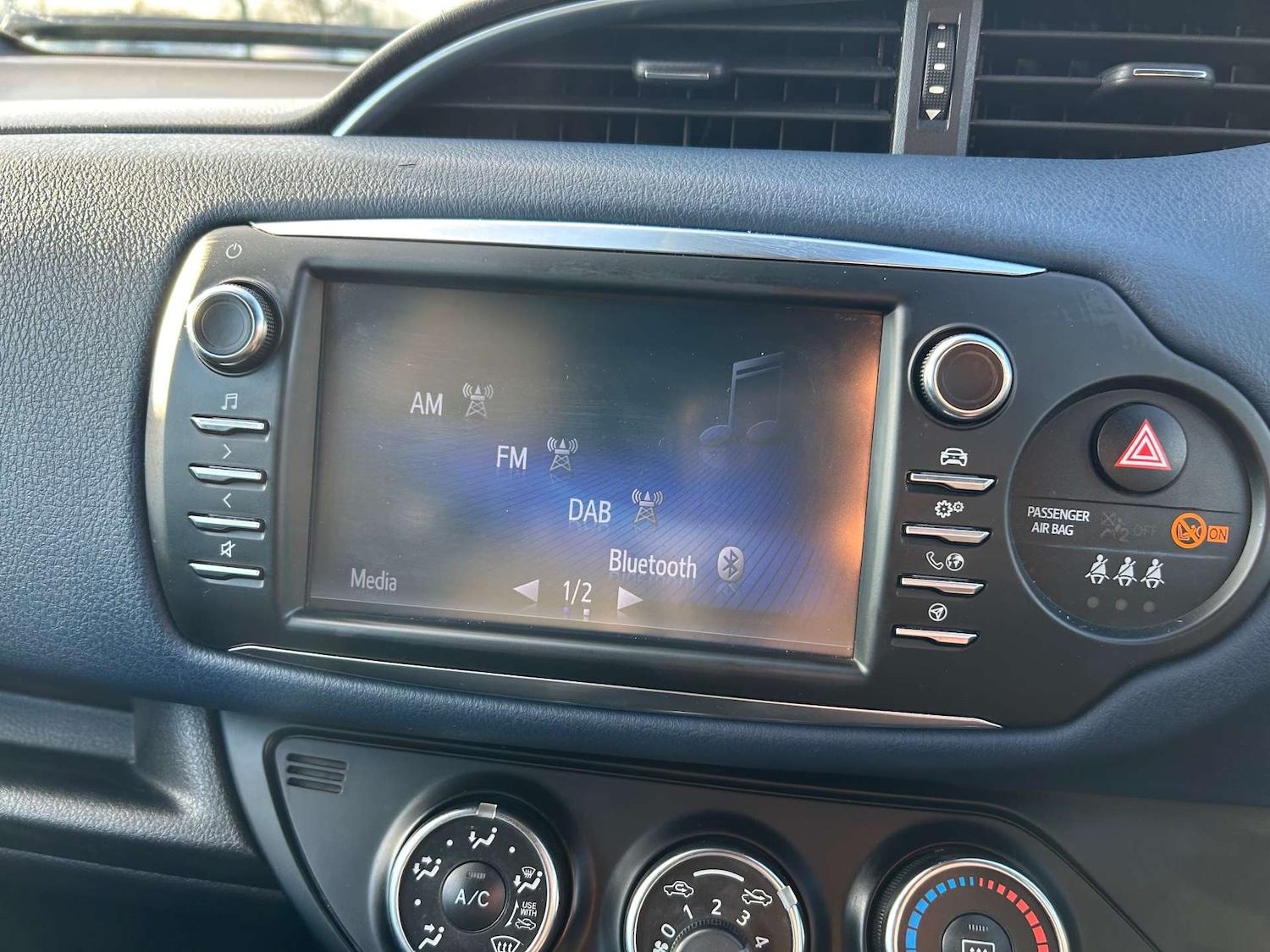 Used Toyota Yaris 2018 for sale - 76739842: Photo 47