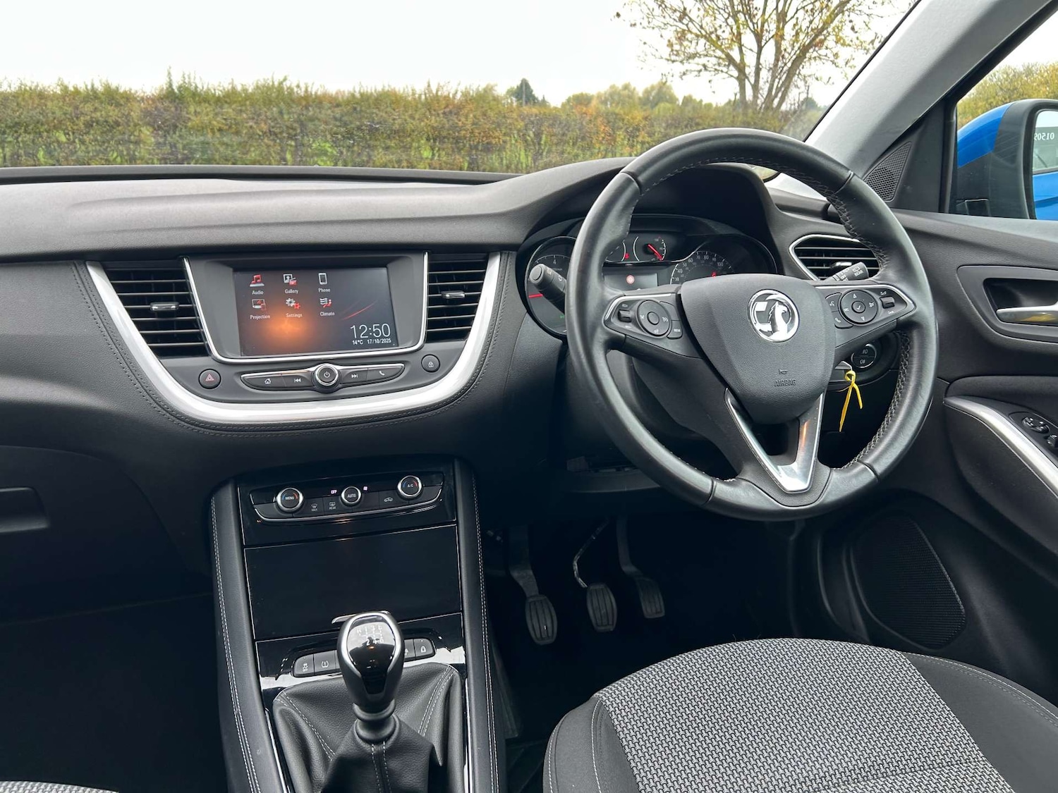 Used Vauxhall Grandland X 2019 for sale - 76020188: Photo 2