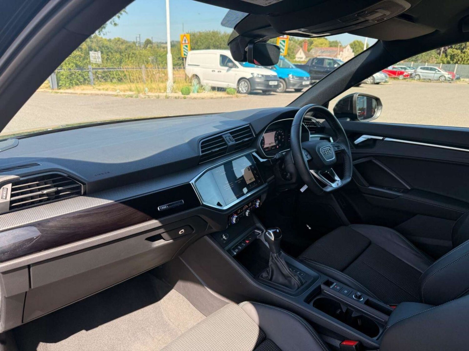 Used Audi Q3 2023 for sale - 75725952: Photo 15