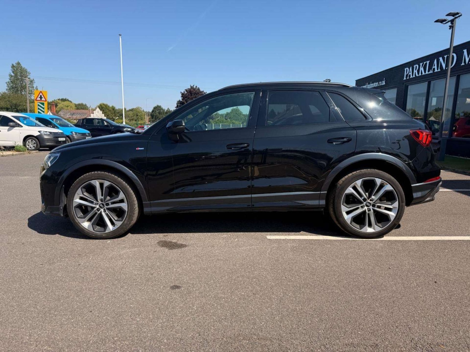 Used Audi Q3 2023 for sale - 75725952: Photo 4