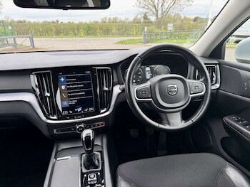 Used Volvo V60 2018 for sale - 78518702: Photo