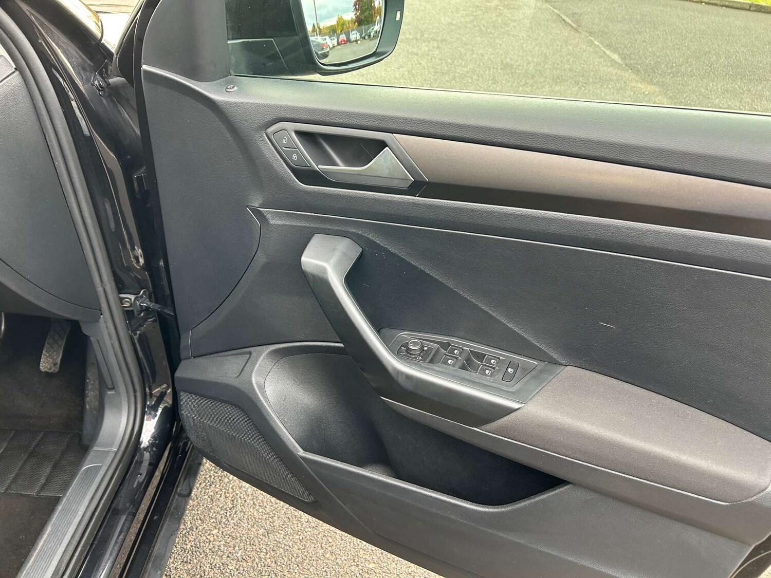 Used Volkswagen T-Roc 2018 for sale - 76601906: Photo 51