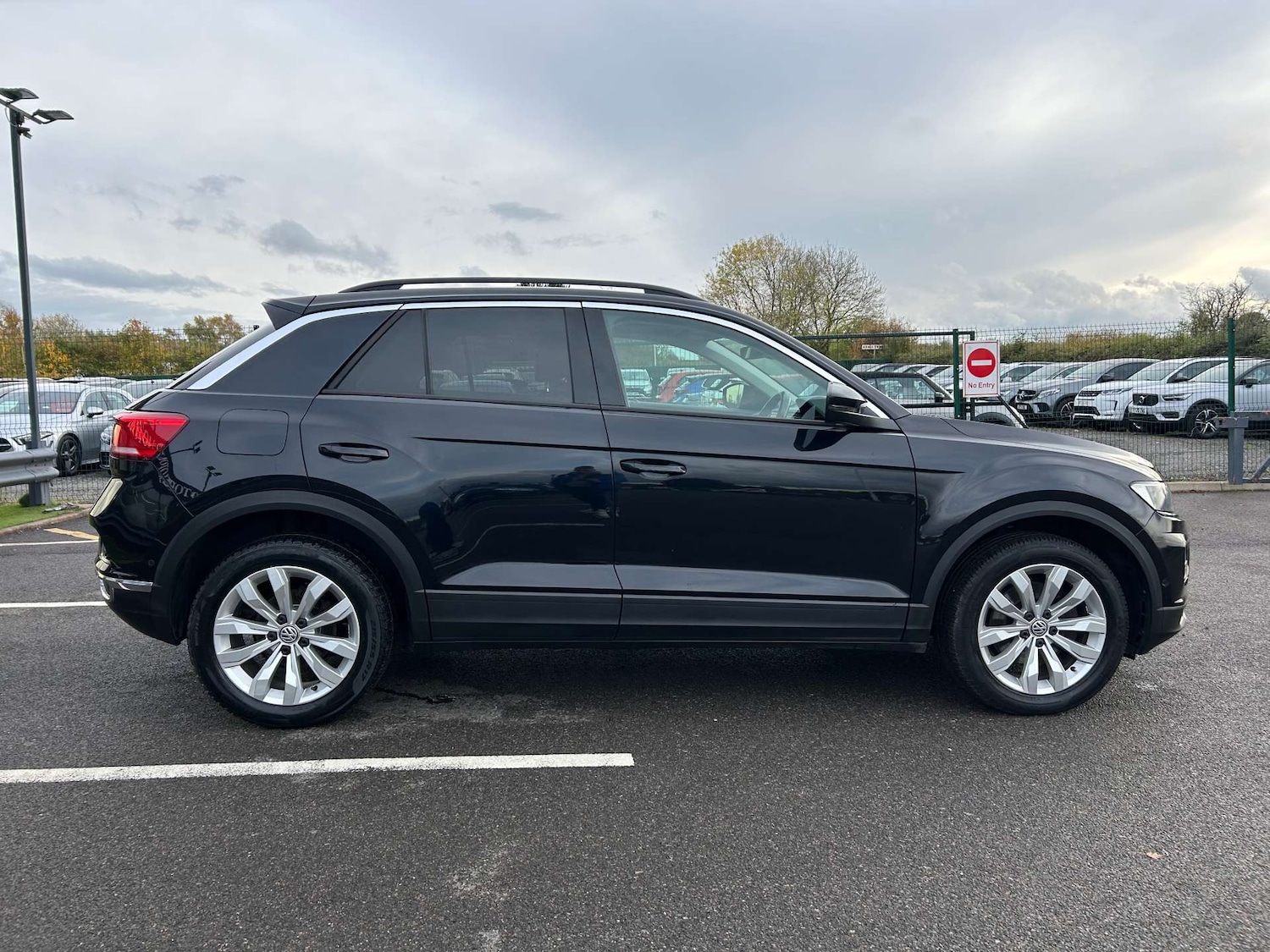Used Volkswagen T-Roc 2018 for sale - 76601906: Photo 9