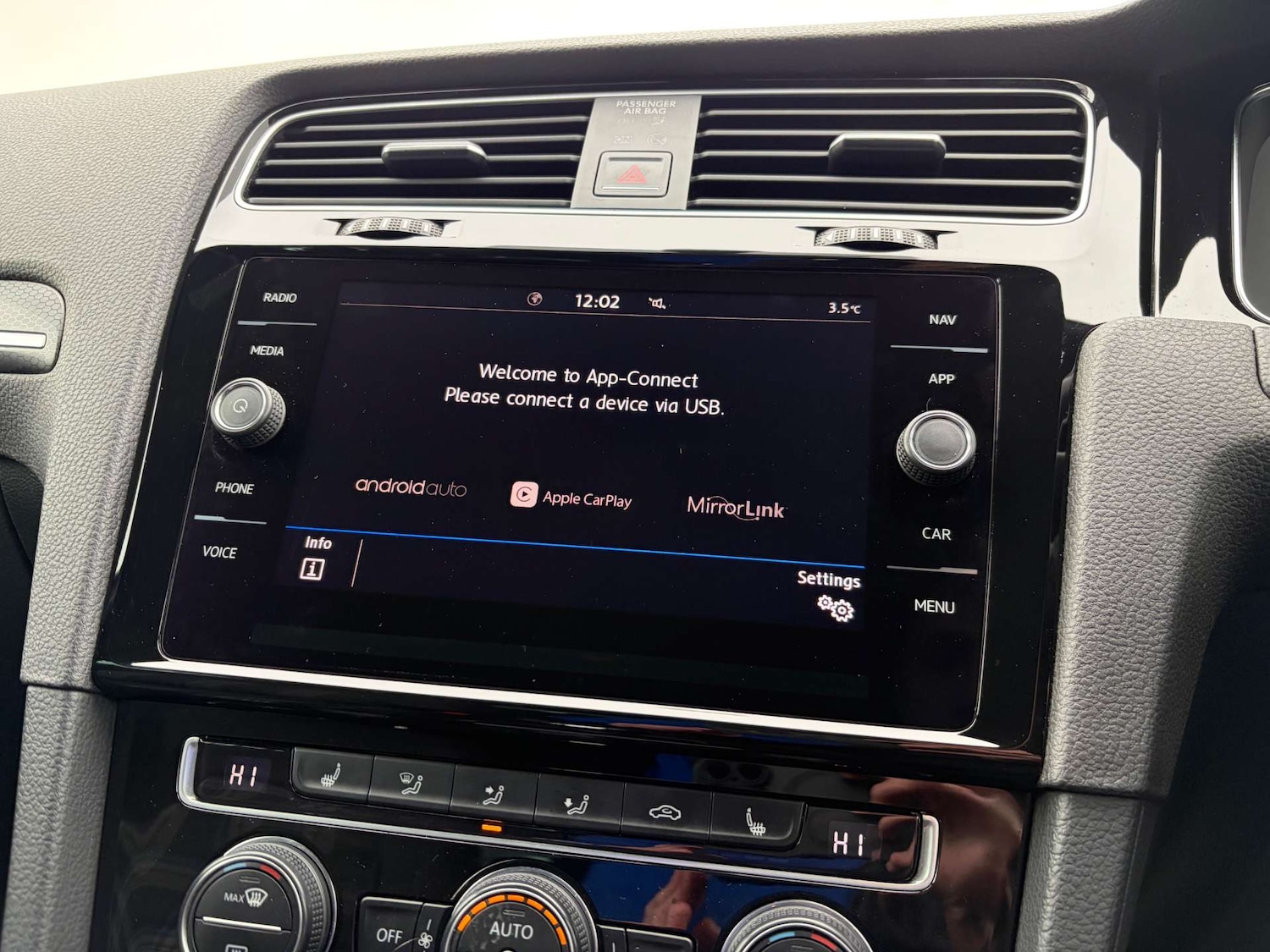 Used Volkswagen Golf 2018 for sale - 77798384: Photo 50