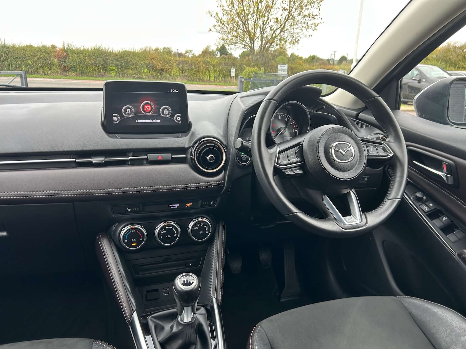 Used Mazda Mazda2 2019 for sale - 76020200: Photo 2