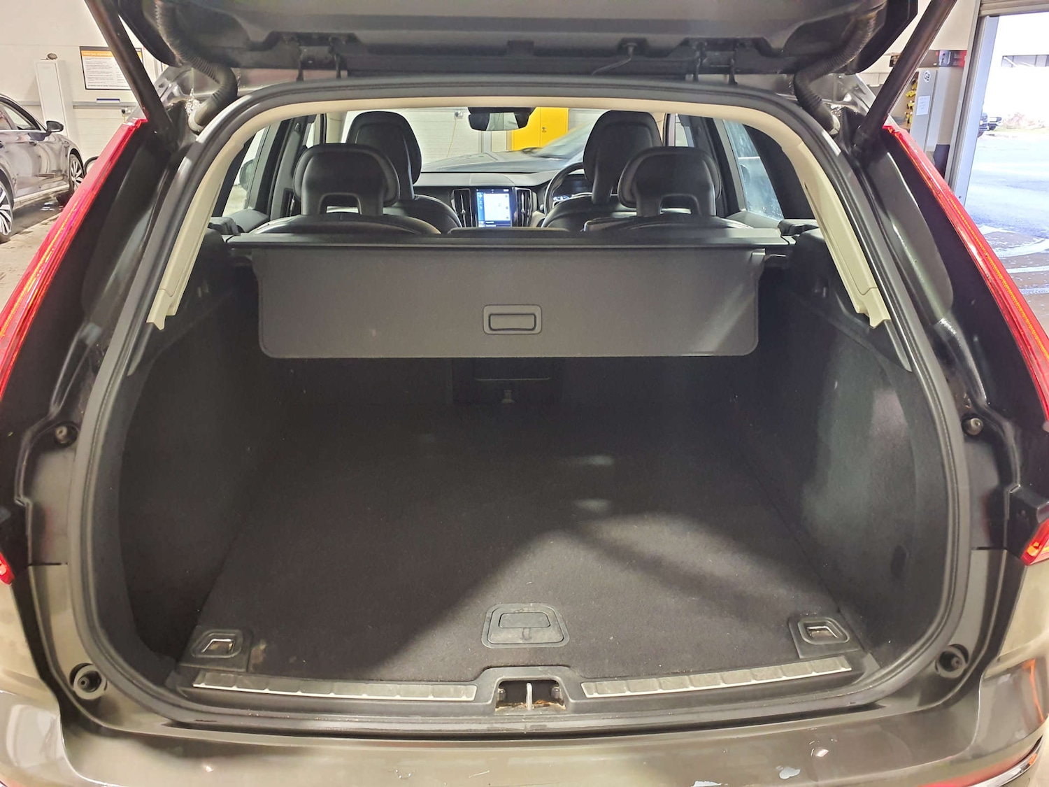 Used Volvo XC60 2018 for sale - 77163701: Photo 15