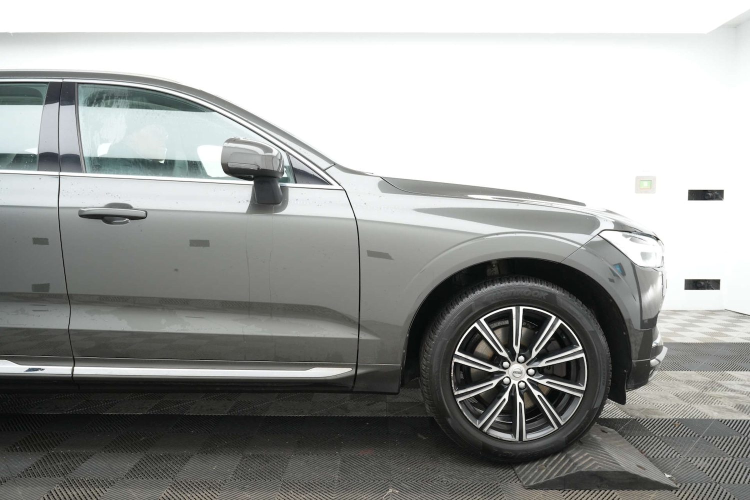 Used Volvo XC60 2018 for sale - 77163701: Photo 4