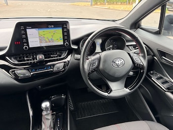 Used Toyota C-HR 2021 for sale - 79549688: Photo