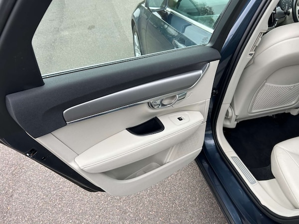 Used Volvo V90 2018 for sale - 76020187: Photo 42