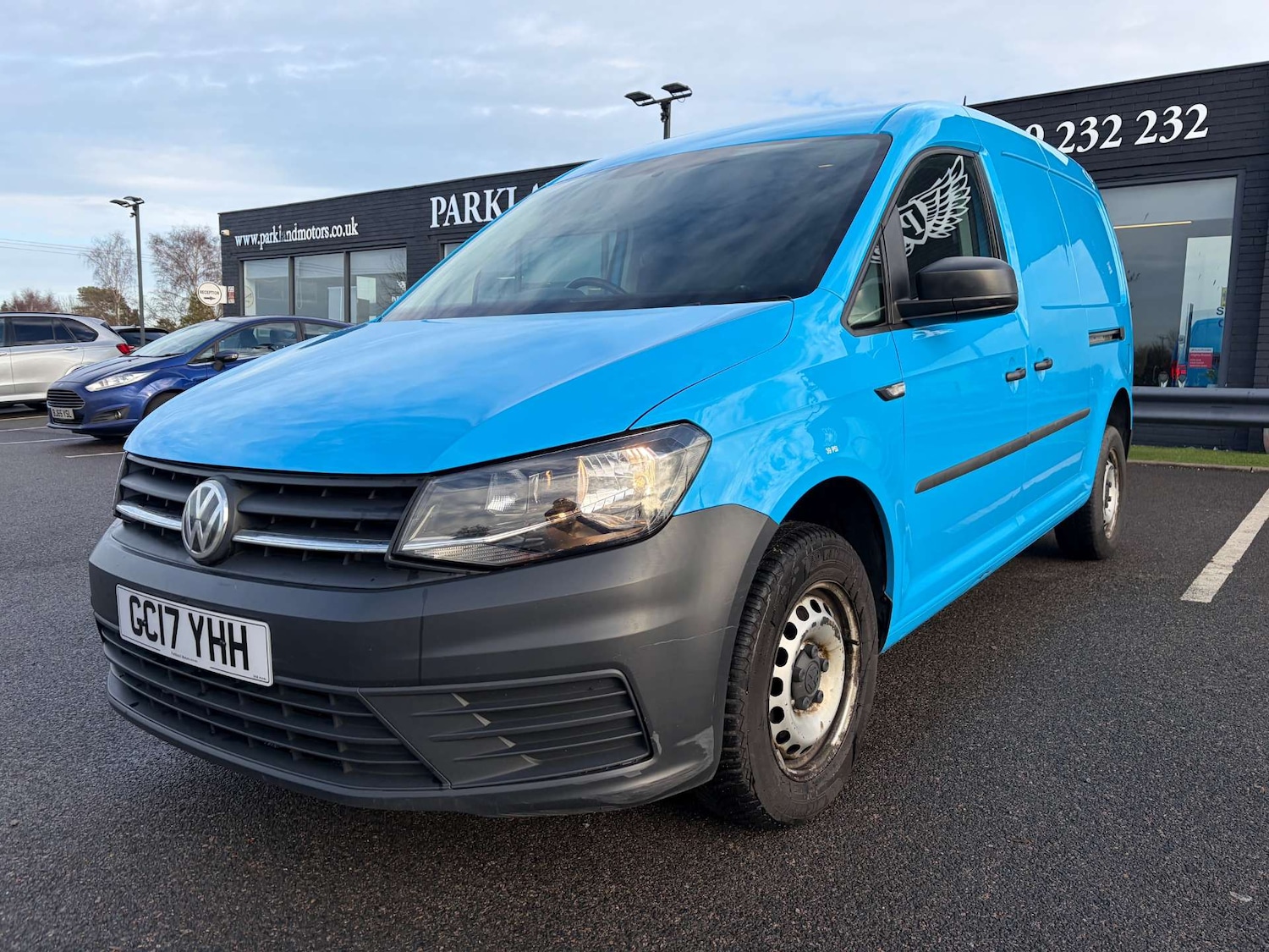 Used Volkswagen Caddy Maxi 2017 for sale - 77088681: Photo 4