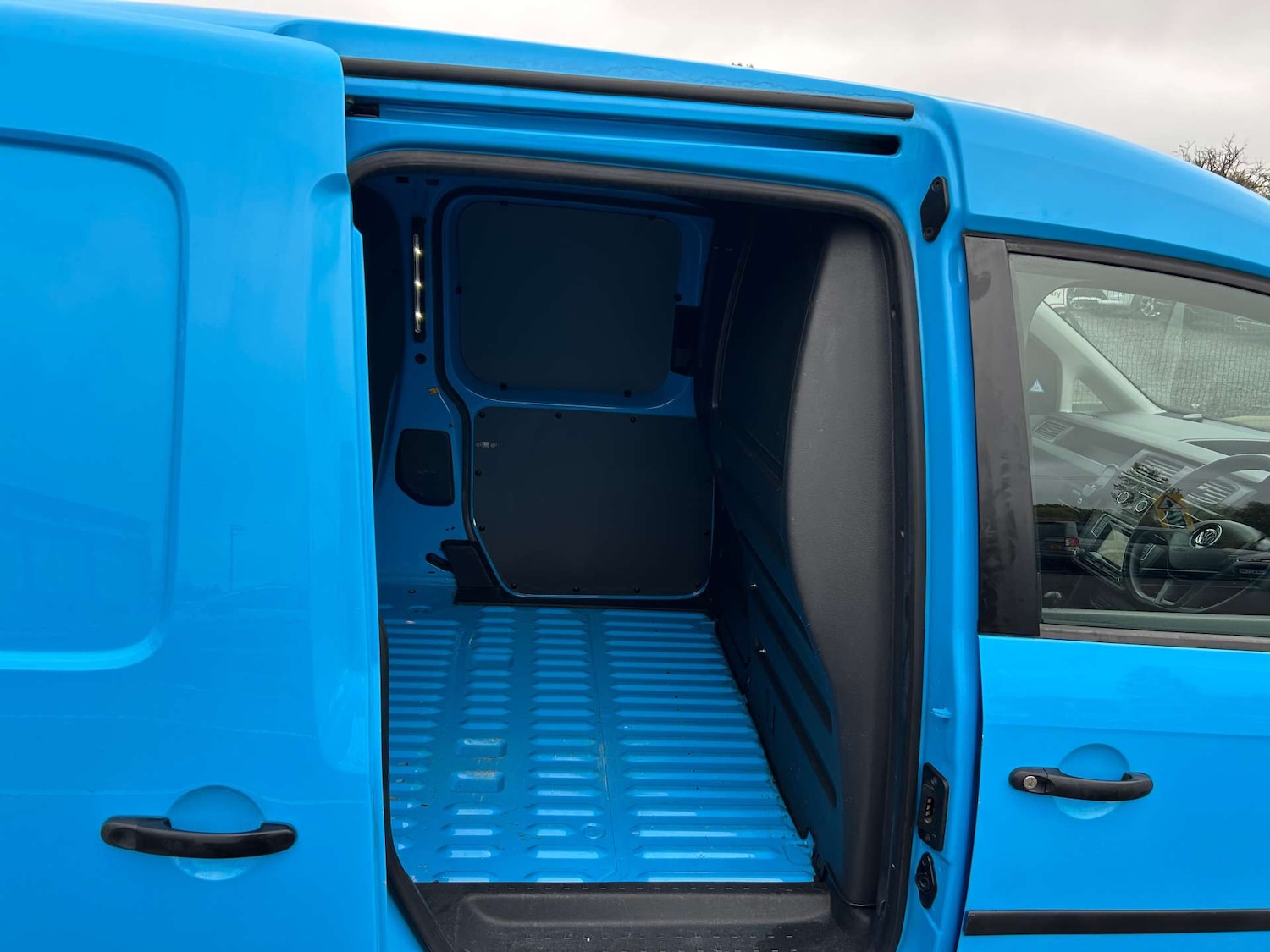 Used Volkswagen Caddy Maxi 2016 for sale - 76261036: Photo 10