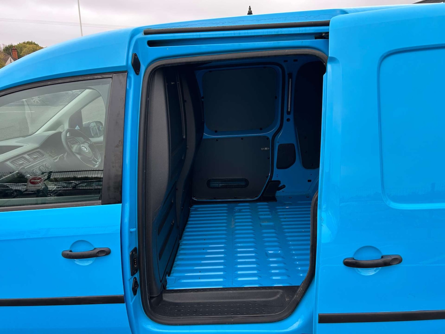 Used Volkswagen Caddy Maxi 2016 for sale - 76261036: Photo 11