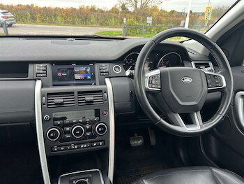 Used Land Rover Discovery Sport 2016 for sale - 76469521: Photo