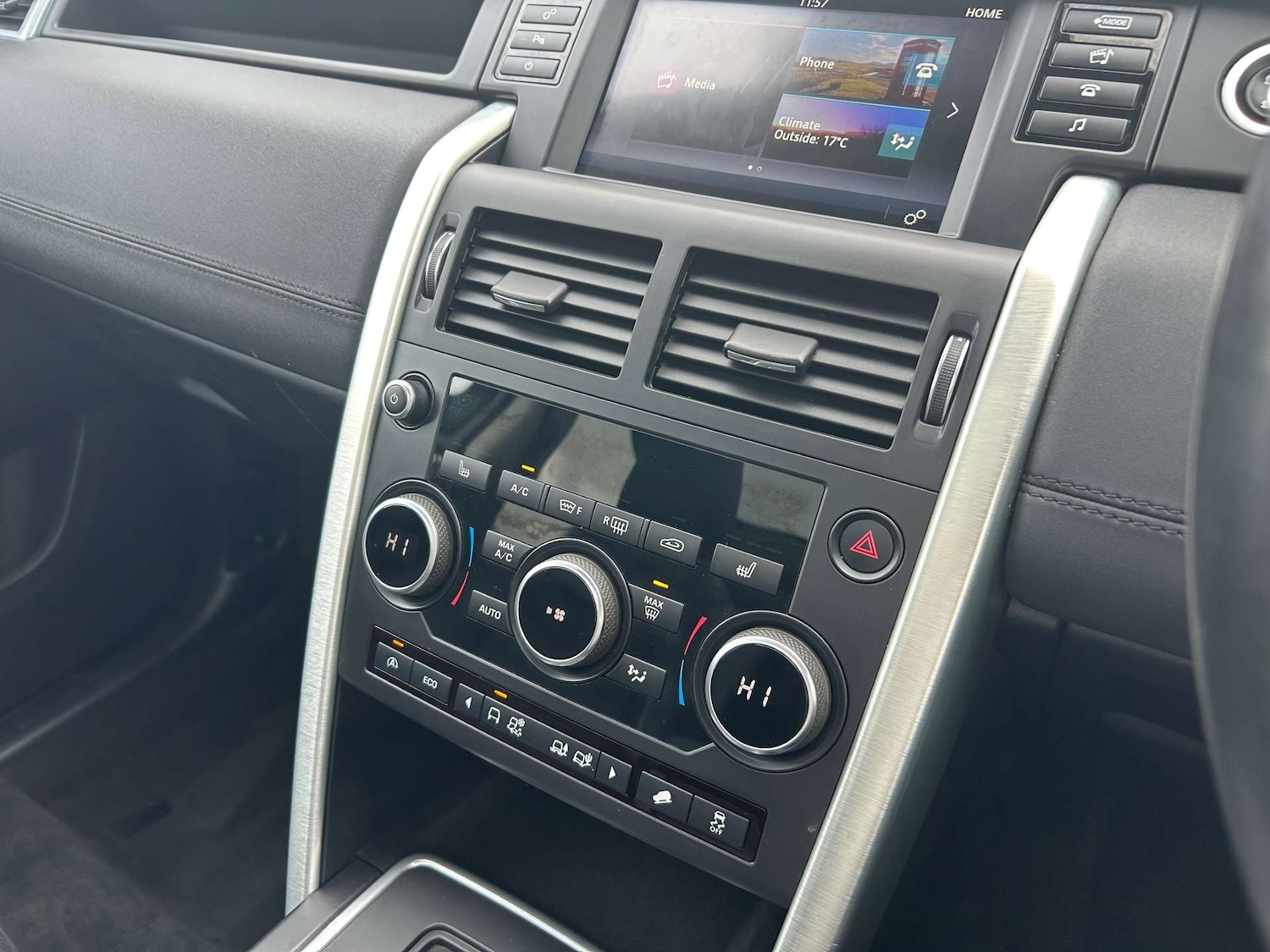 Used Land Rover Discovery Sport 2016 for sale - 76469521: Photo 30