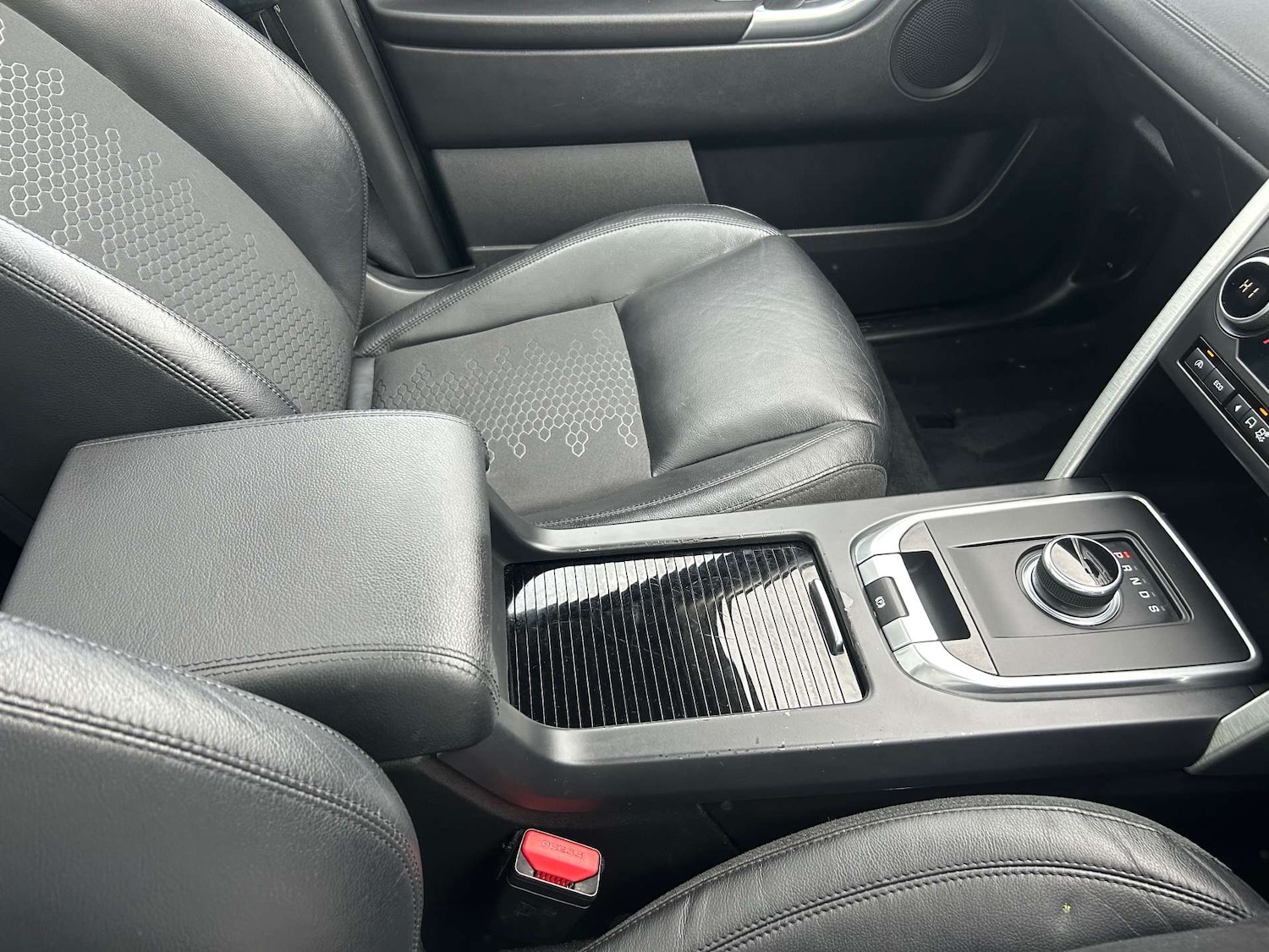 Used Land Rover Discovery Sport 2016 for sale - 76469521: Photo 31