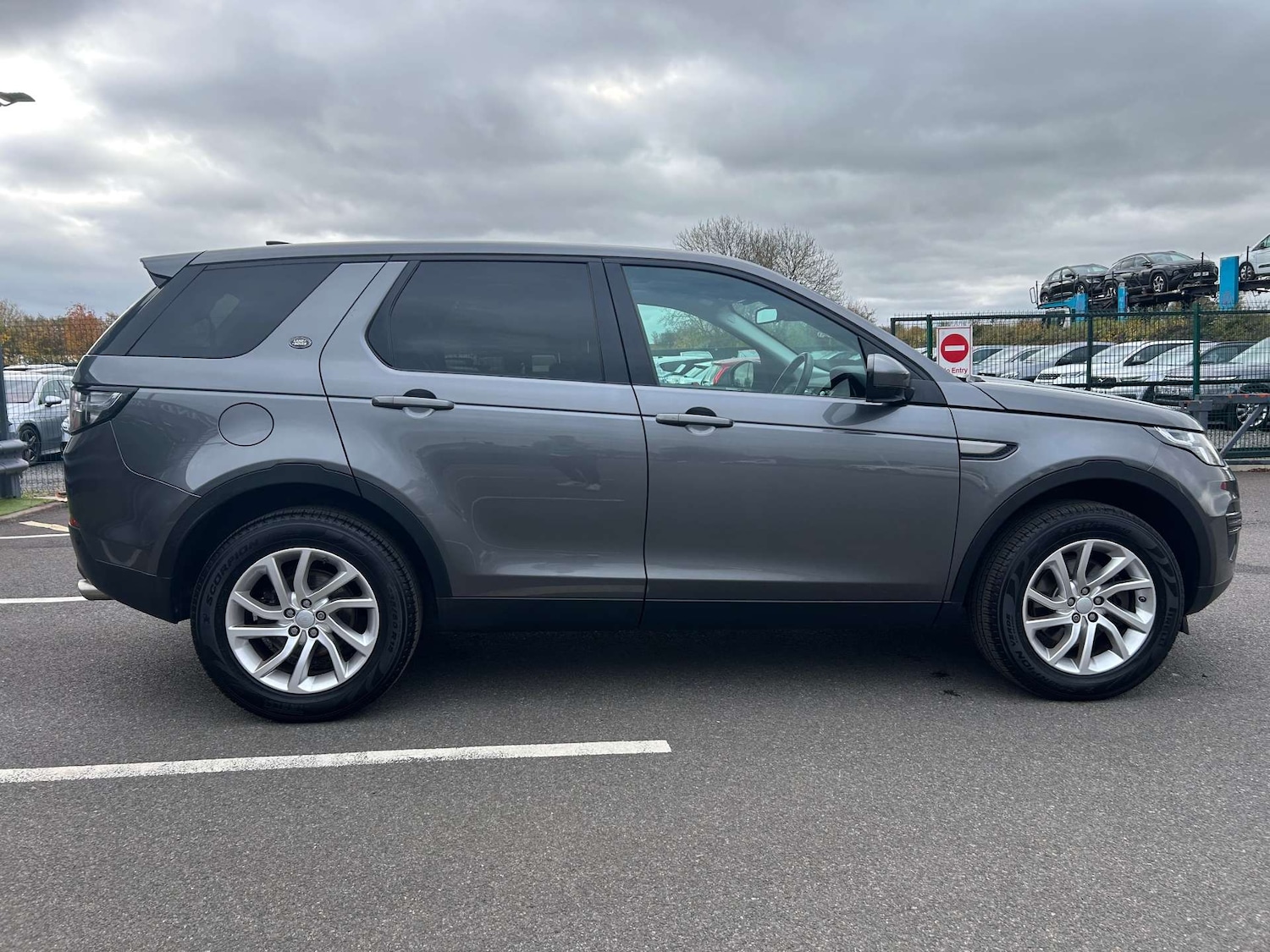 Used Land Rover Discovery Sport 2016 for sale - 76469521: Photo 9