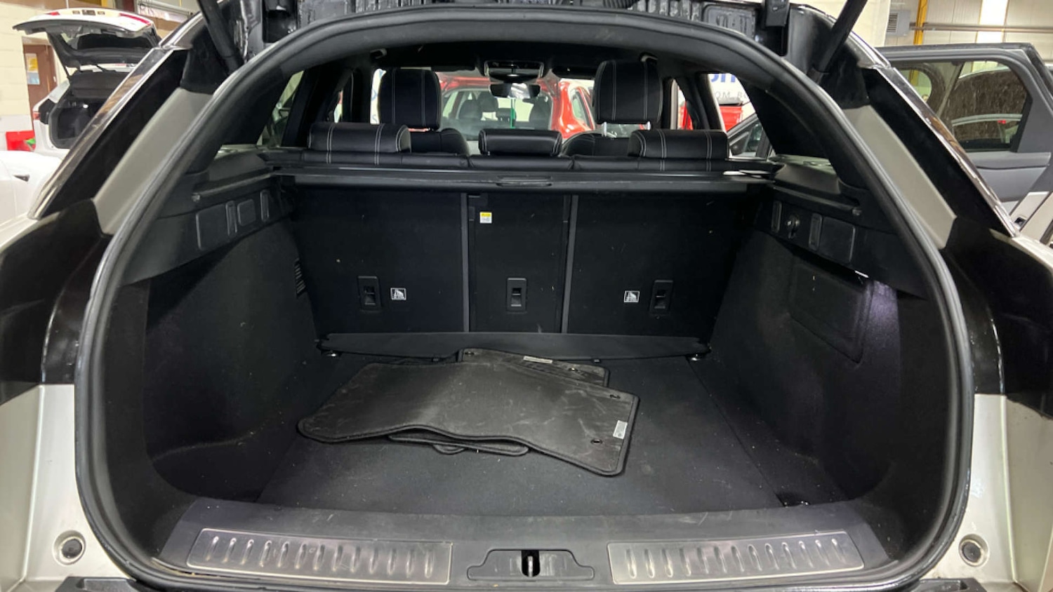 Used Land Rover Range Rover Velar 2019 for sale - 77721661: Photo 8