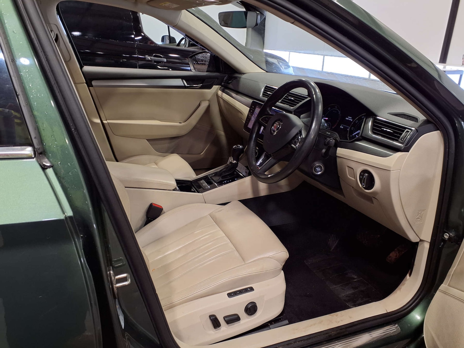 Used Skoda Superb 2018 for sale - 77721655: Photo 12