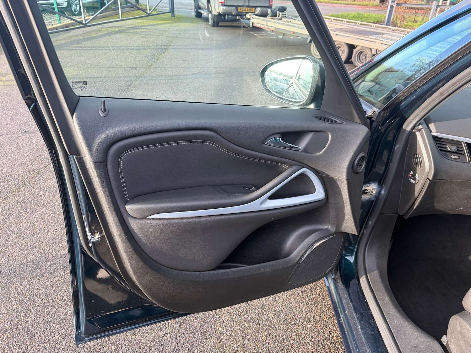 Used Vauxhall Zafira Tourer 2017 for sale - 77189544: Photo 14