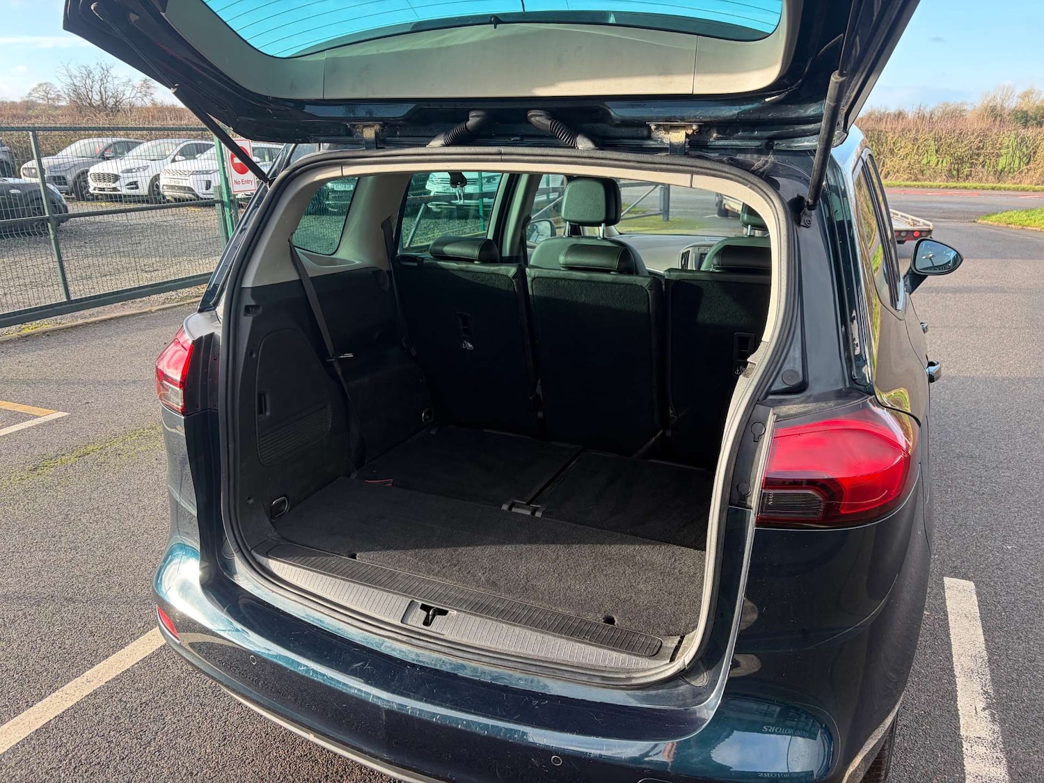 Used Vauxhall Zafira Tourer 2017 for sale - 77189544: Photo 30