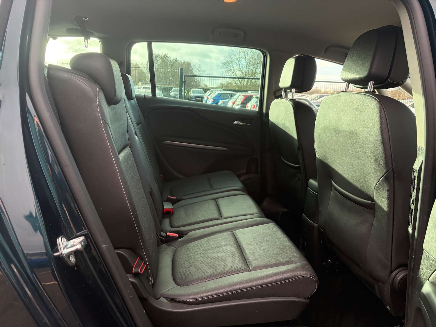 Used Vauxhall Zafira Tourer 2017 for sale - 77189544: Photo 32