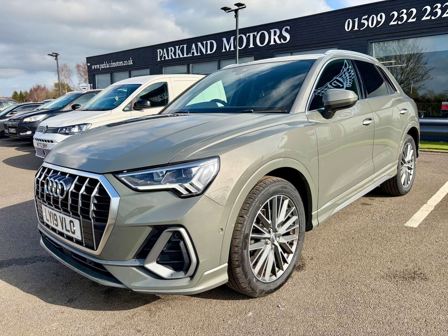 Used Audi Q3 2019 for sale - 77664904: Photo 4