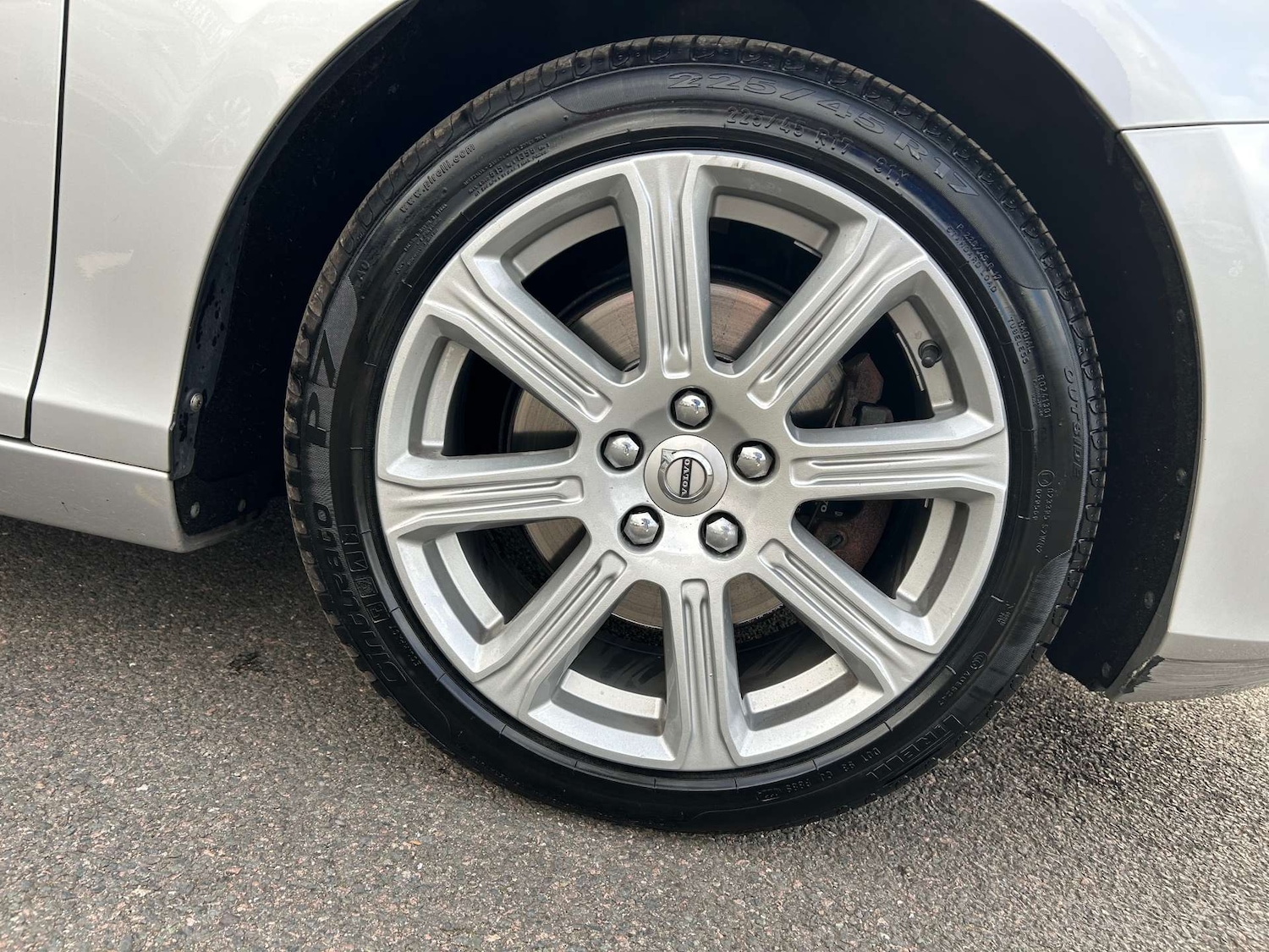 Used Volvo V40 2018 for sale - 76352631: Photo 10