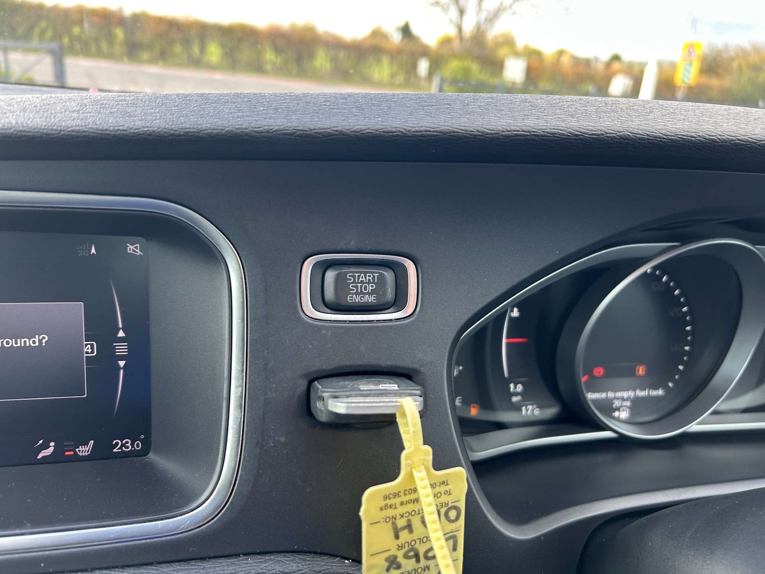 Used Volvo V40 2018 for sale - 76352631: Photo 31