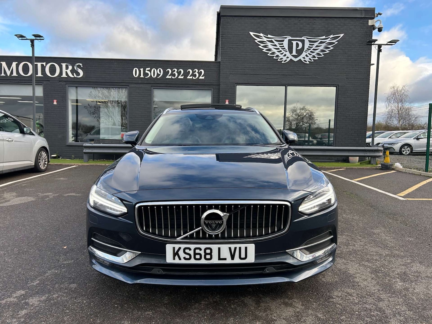 Used Volvo V90 2018 for sale - 76629670: Photo 3